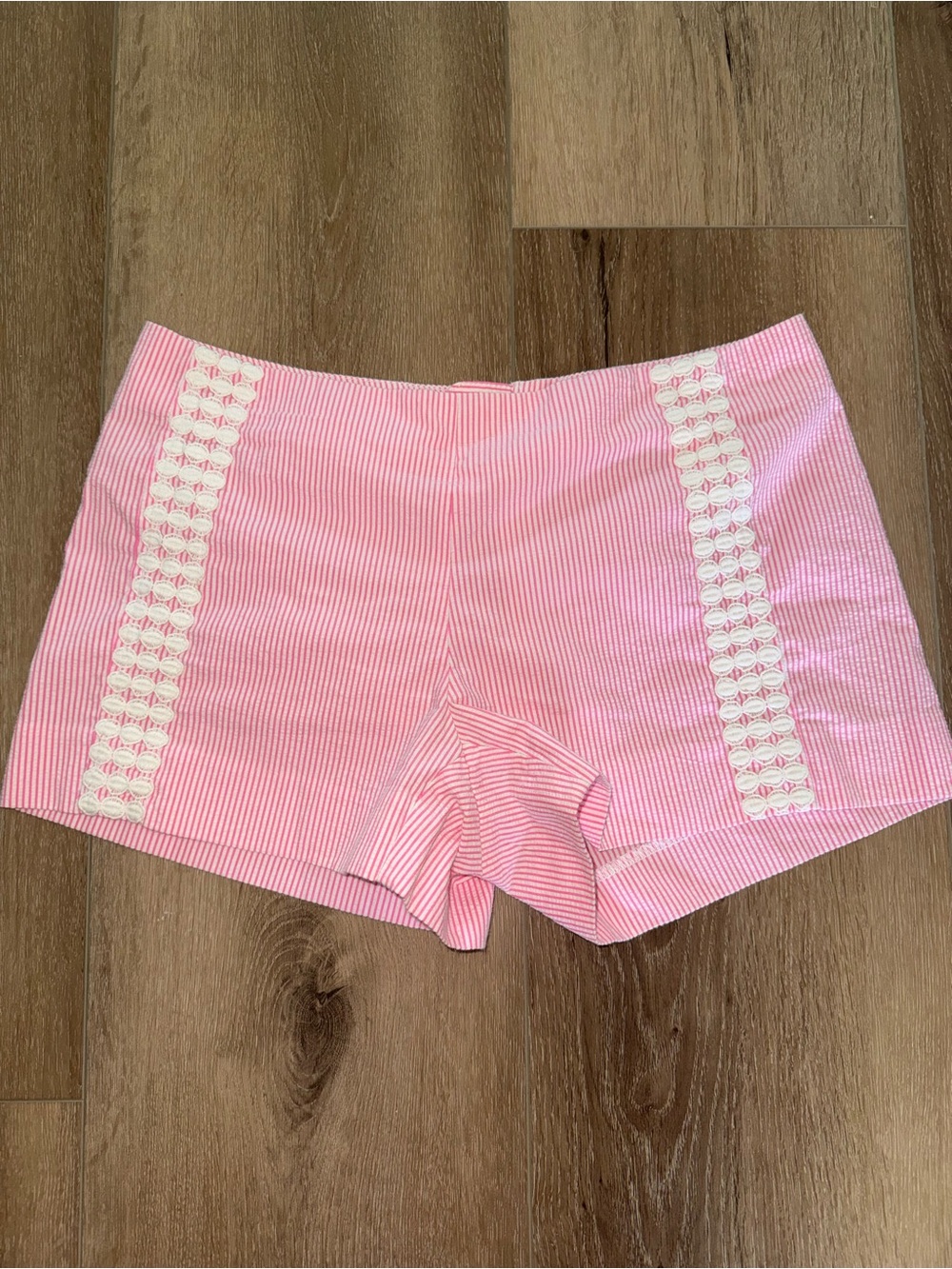 Lilly Pulitzer Pink and White Striped Seersucker Liza Shorts size 4
